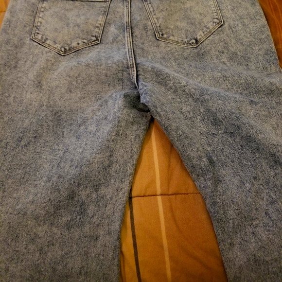 Jean's Old Navy - Picture 2 of 6